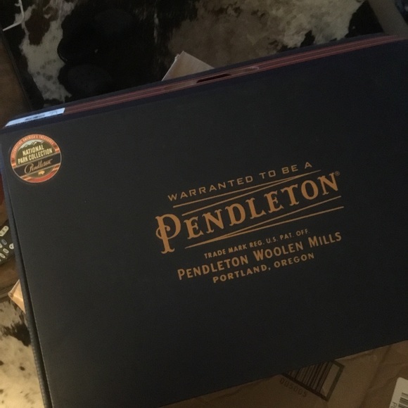 New Pendleton Olympic National Park tall rubber rain boots 7 NIB $150 - Picture 3 of 11